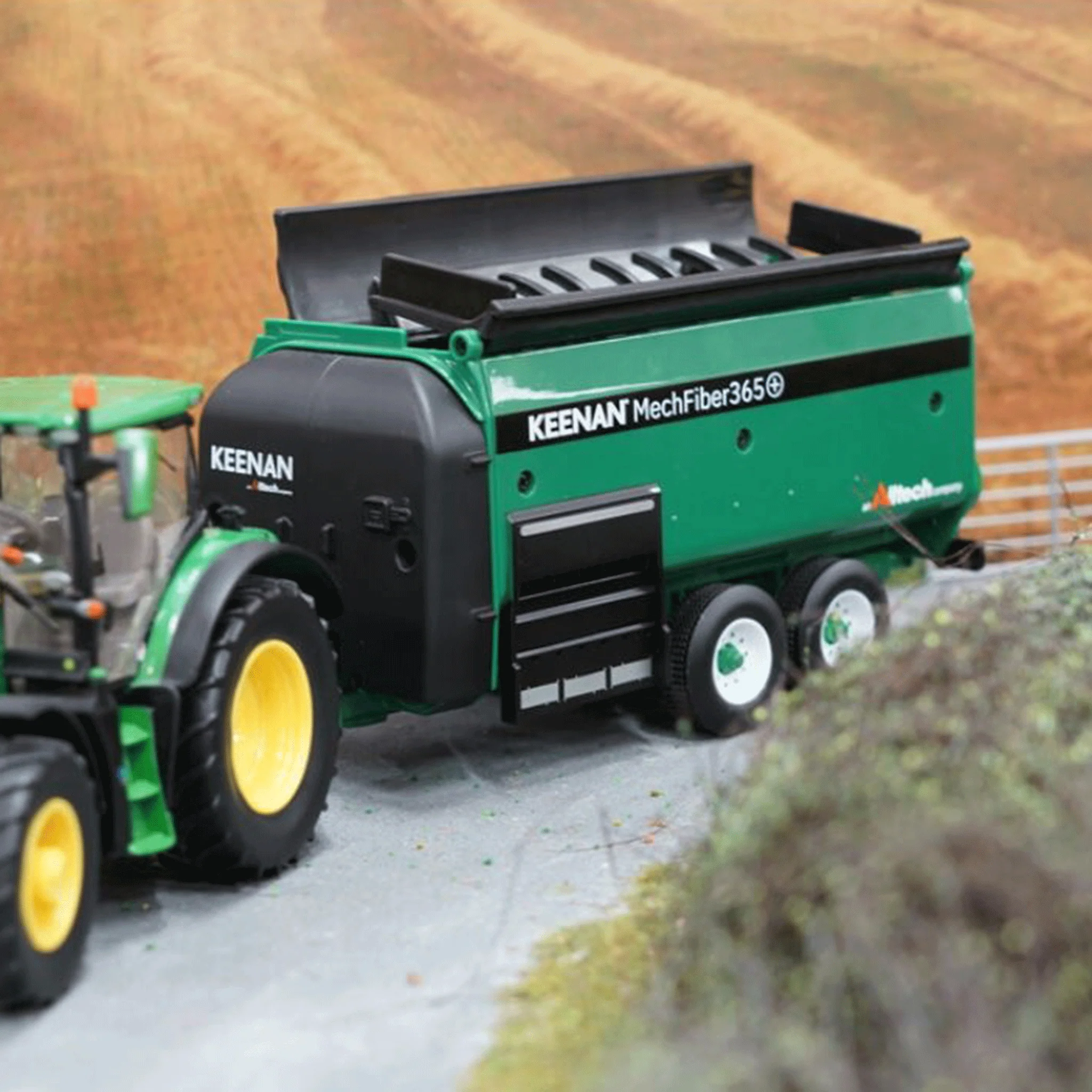 Britains Keenan MechFiber 365 Diet Feeder Wagon 1:32 Scale - Image 5