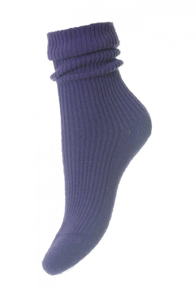 HJ Hall Women's Cashmere Blend Lounge Socks Plum - Image 2