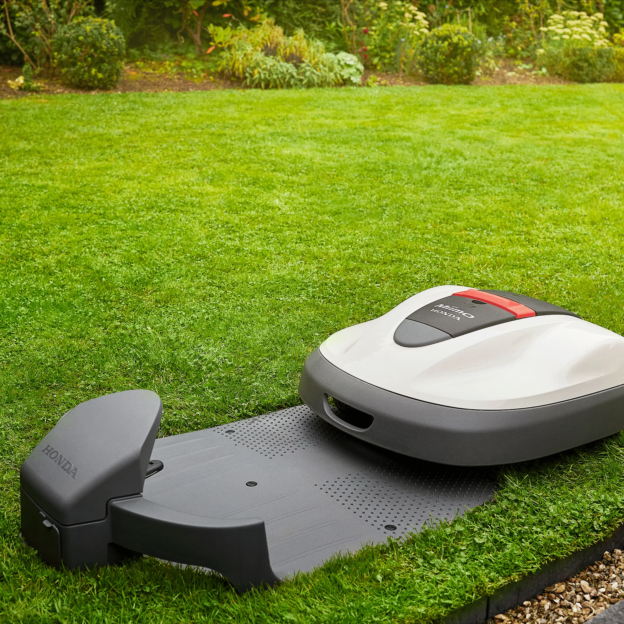 Honda Miimo 310 Robotic Lawn Mower - Image 6