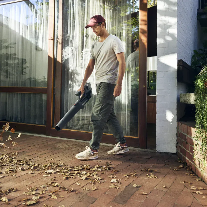 Husqvarna ASPIRE B8X-P4A Battery Leaf Blower KIT - Image 5