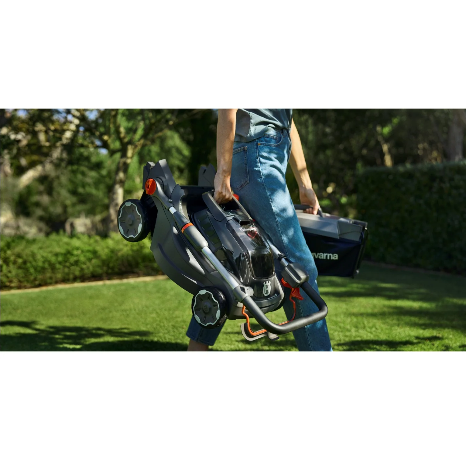 Husqvarna ASPIRE LC34-P4A Battery Lawn Mower Kit - Image 3