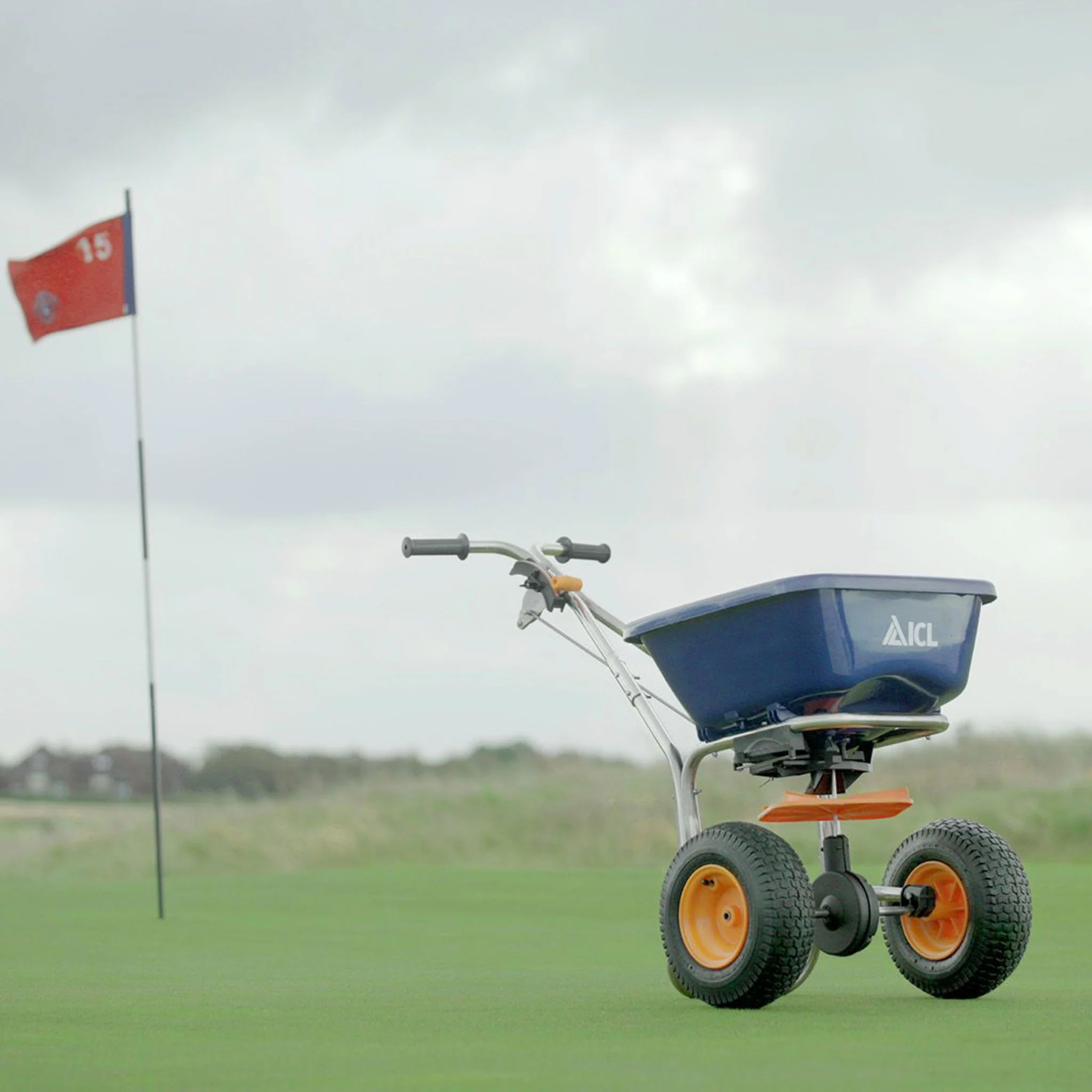 ICL AccuPro 360ST Professional Rotary Fertiliser & Spreader - Image 3