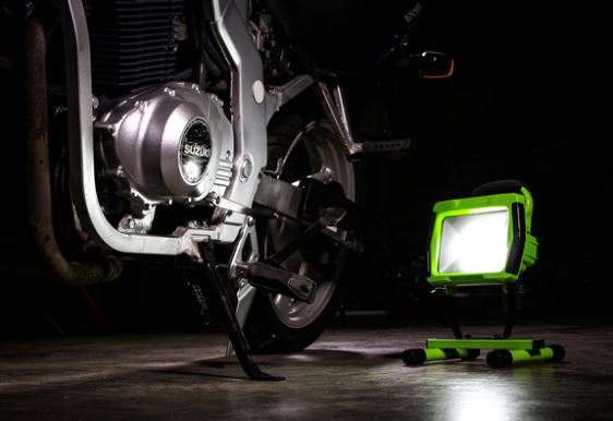 Sealey LED109C Rechargeable Portable Floodlight 10W SMD LED - Image 3