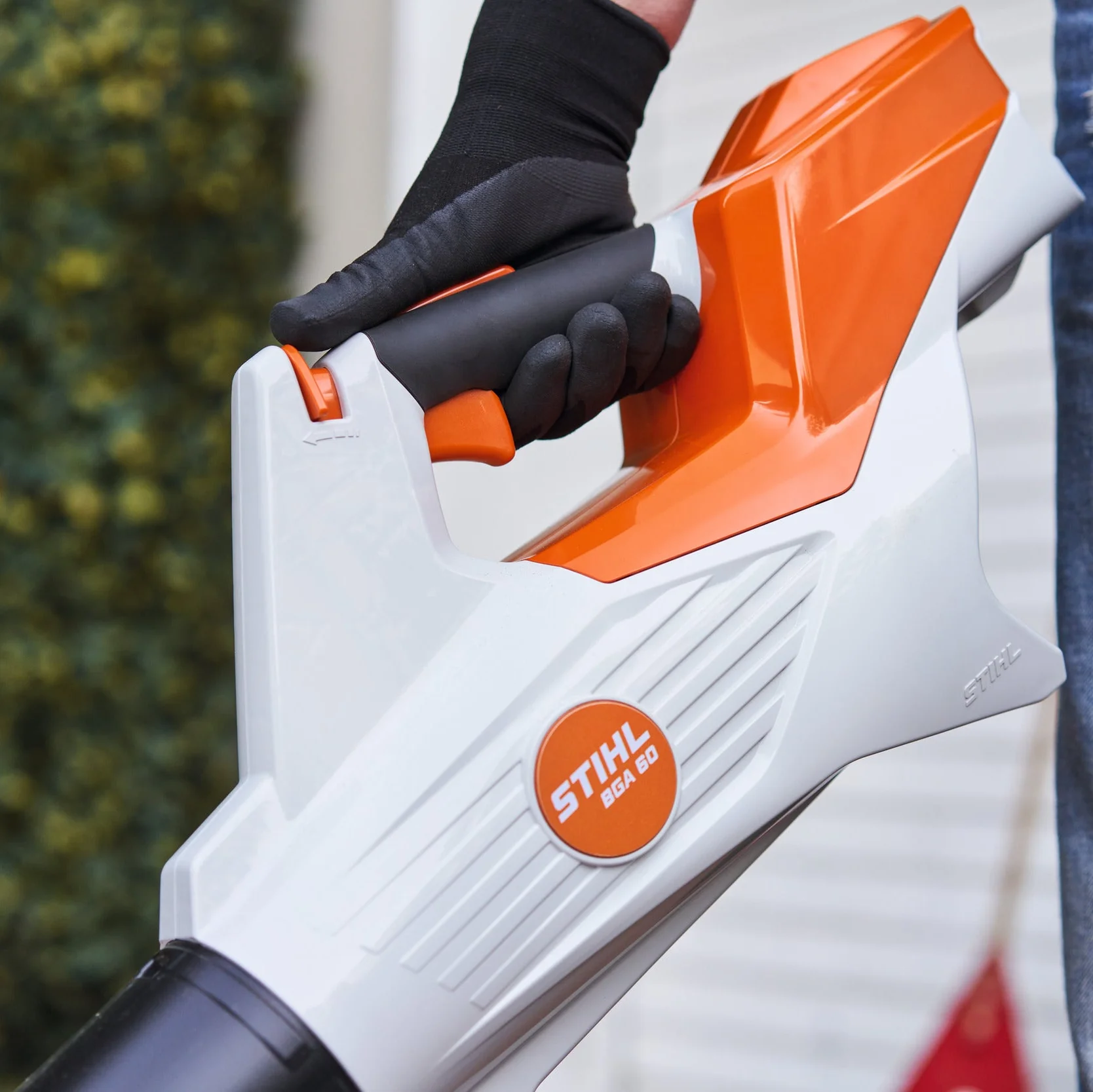 Stihl BGA60 Cordless Leaf Blower - Image 3